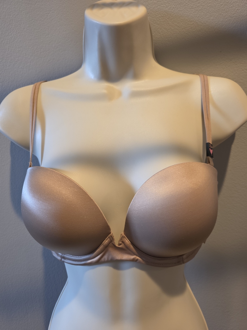 Victoria's Secret Very Sexy Nude Push-Up T-Shirt Bra